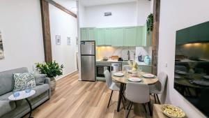 Luxe suite in Darling Harbour with pool, sauna & gym - ICC 300m