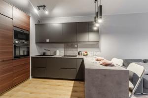 Piękny Apartament Bobrowiecka z balkonem