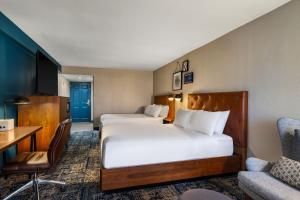 Traditional Queen Room with Two Queen Beds room in Four Points by Sheraton Greensboro Airport