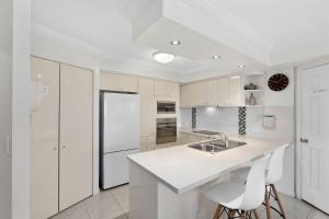 Phoenician Resort Broadbeach - Gclr