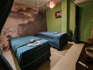 Lily Holiday hotel 百合假日酒店