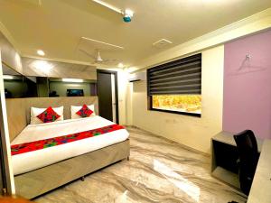 Collection i Hotel Nr Yashobhoomi
