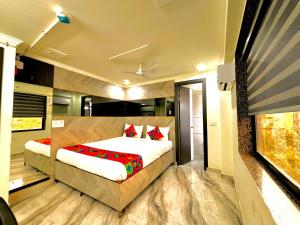 Collection i Hotel Nr Yashobhoomi