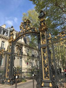 B&B / Chambres d'hotes Parc Monceau : Chambre Double Deluxe avec Baignoire