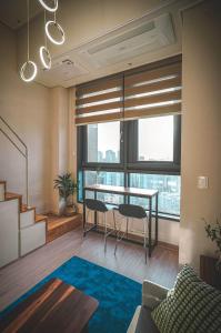 The Platinum Seoul Station - Free parking, transportation hub, Seoul Station, Chungjeongro Station, various hot places, high-rise view