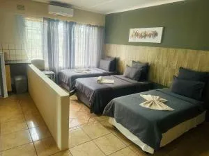 Hluzu Guest House - KwaNompondo