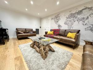 Tranquil Retreat Spacious 4-Bedroom Family Home