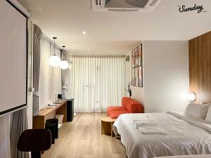 Dear Sunday Hometel Bangkok