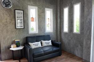 Snooze Inn Phuket - Free Shuttle to Bang Rong Pier