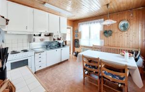 Cozy Home In Vittsjö With Wifi