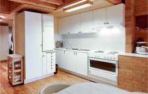 2 Bedroom Lovely Home In Klippan