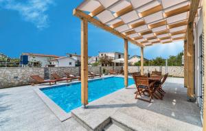 4 Bedroom Awesome Home In Privlaka 