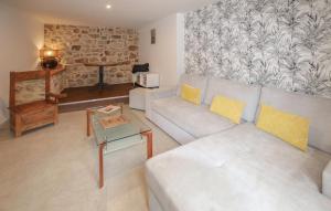 Maisons de vacances 3 Bedroom Gorgeous Home In Gagnieres : photos des chambres