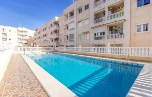 Stunning Apartment In Torrevieja - Торрев'єха