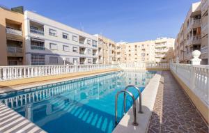 Stunning Apartment In Torrevieja