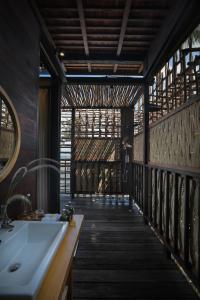 Tree House with Ocean View (Tree House With Ocean View)