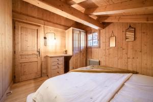 Chalets Chalet La Cabane, Carroz d Araches - by EMERALD STAY : photos des chambres