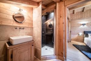 Chalets Chalet La Cabane, Carroz d Araches - by EMERALD STAY : photos des chambres