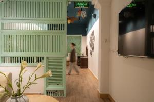 The Tin Homee Old Quarter Street View