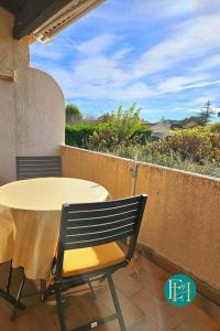 Appartements Le Soleil - Residence avec piscine et parking - 15 min des plages : photos des chambres