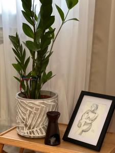 Garden Lane Quiet Townhouse with Private Garden & Parking