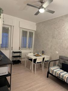 Davanti ALLACQUARIO di Genova