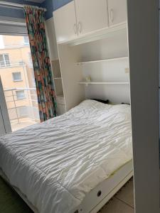 ZEEZICHT III - Modern seaview apartment with swimmingpool T42