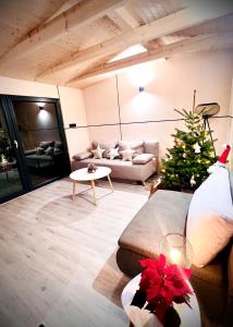 Domček pod Vežami s vírivkou a krbom, priamo pri Skibuse do Jasnej