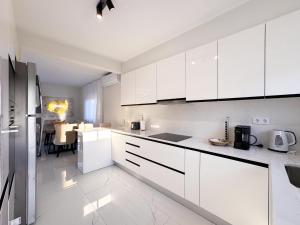 House with jacuzzi near the beach #1960