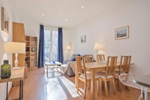 Cozy Apartment with Ensuite 11