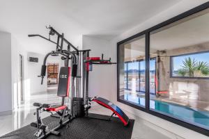 Villa Luxe piscine intérieure SPA chauffée vue exceptionnelle sur vignoble