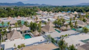Spacious 4BR Private 15m Pool Villa Anchan V10 in Gated Residence