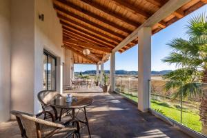 Villas Villa Luxe piscine interieure SPA chauffee vue exceptionnelle sur vignoble : photos des chambres