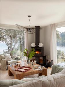 Wishome- Villa privada de ensueño sobre el mar, piscina climatizada