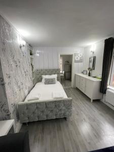 Quaint Space, 10 minutes walk from Cardiff Central