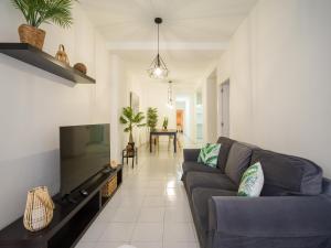 CITY FAMILY Néstor de la Torre