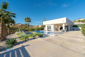 Brand new Luxury Villa with pool