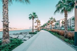 Luxury Escapes - Luxury 2-Bed Apartment with Resort-Style Amenities - 4hvězdičkové hotely ve městě Dubaj