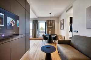 Noir Penthouse Terrace by Irundo