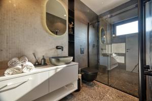 Noir Penthouse Terrace by Irundo