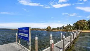 Peninsula at Metung House - access by boat only - Metung