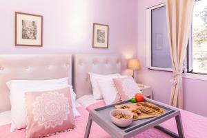 Lamda Apartments By Estia