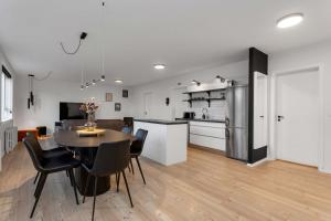 Three Bedroom Apartment on Rainbow Street by Heimaleiga