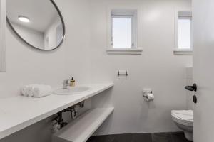 Three Bedroom Apartment on Rainbow Street by Heimaleiga