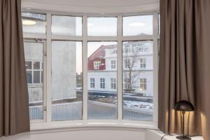 Three Bedroom Apartment on Rainbow Street by Heimaleiga