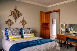 De Kelders Hideaway with Heated Pool