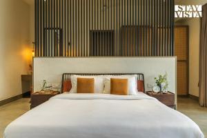 StayVista at Sage Villa - Pool, Lawn & WiFi