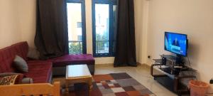 شقة إيجار غرفة نوم واحدة و ليفنج و طعام كمبوند ايزي لايف التجمع الخامس