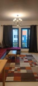 شقة إيجار غرفة نوم واحدة و ليفنج و طعام كمبوند ايزي لايف التجمع الخامس