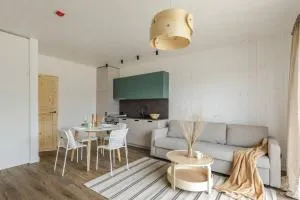 Svencelės burė 8 - 迪勒维尔纳